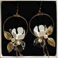 Upcycle with Jing Delicate Floral Moon Earrings Kulta