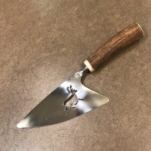 Pie/Pizza Knife With a Reindeer Horn Handle